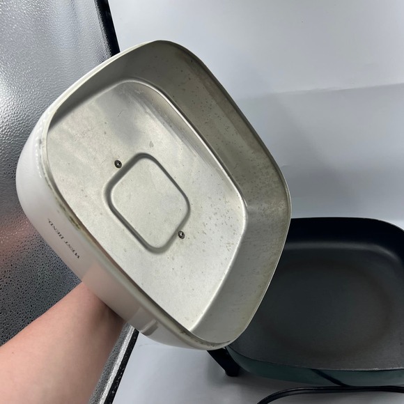 Vintage West Bend Electric Skillet 543J 1200 Watts 120 Volt Tested Camper - Picture 10 of 12